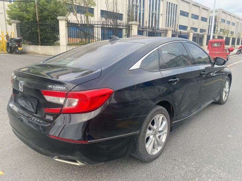 贵阳21年本田雅阁9