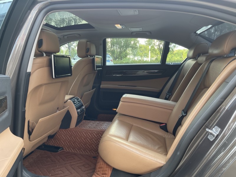 济宁15年宝马7系6