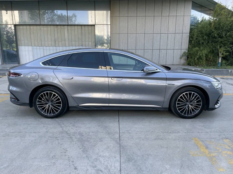 济宁24年比亚迪汉8