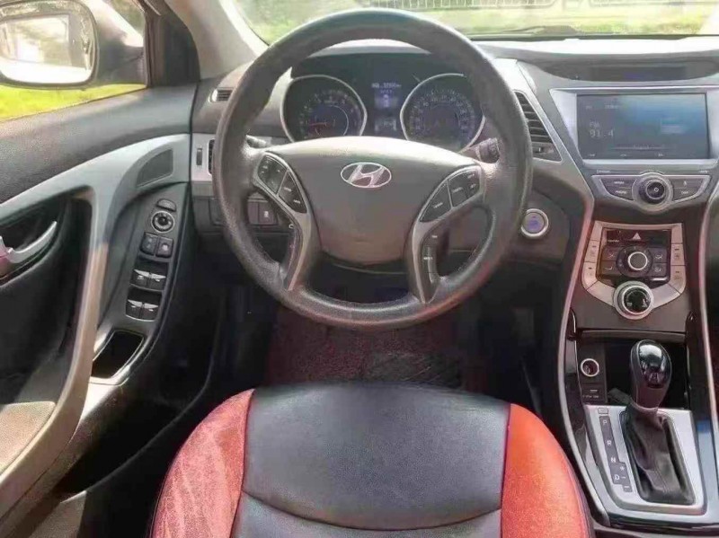 广州17年现代朗动8