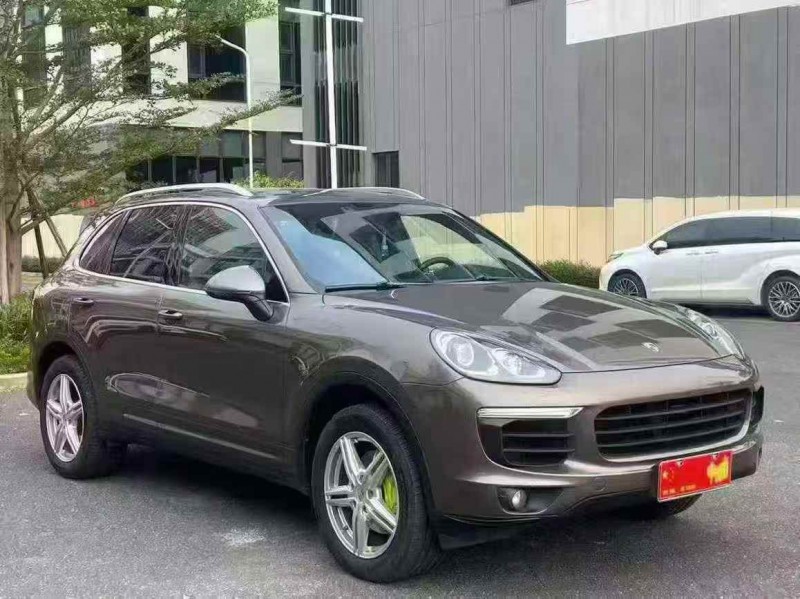 广州16年保时捷卡宴2