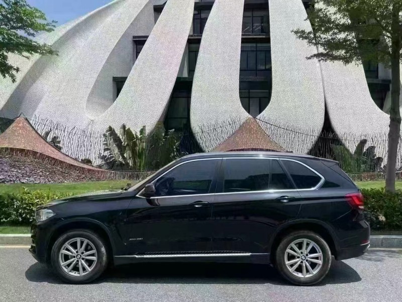 广州18年宝马X58