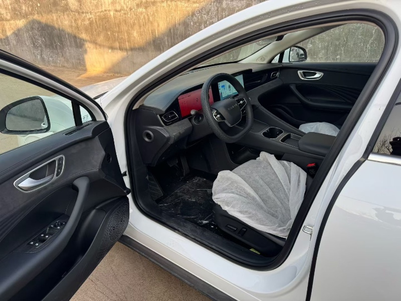 青岛25年荣威D74