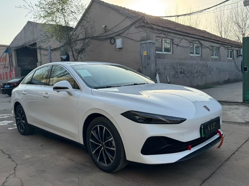 青岛25年荣威D77