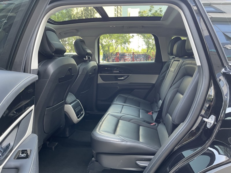 济宁24年林肯航海家7