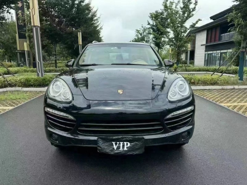 济宁14年保时捷卡宴1