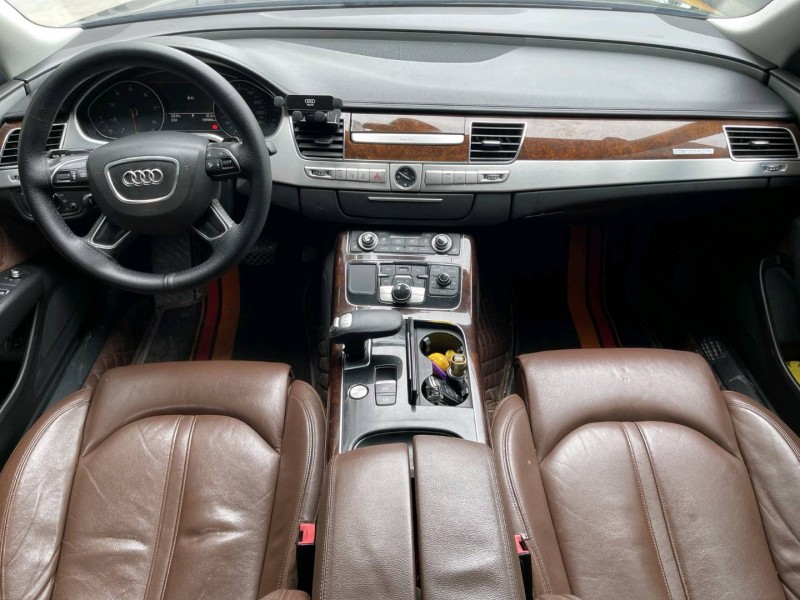 济宁14年奥迪A8L7