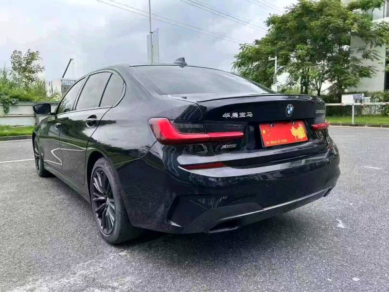 广州22年宝马3系9