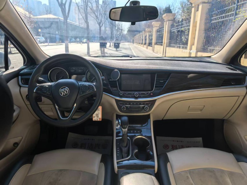 太原19年别克威朗3