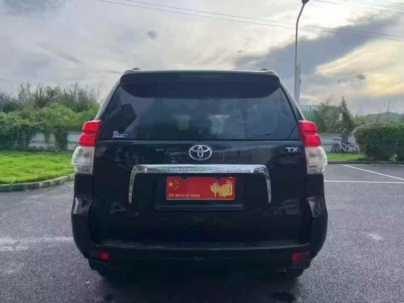 广州12年丰田普拉多3