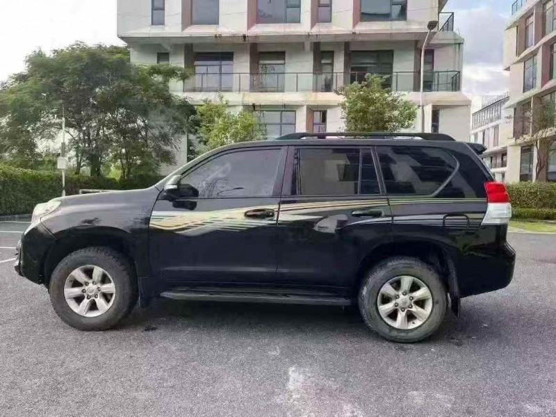 广州12年丰田普拉多4