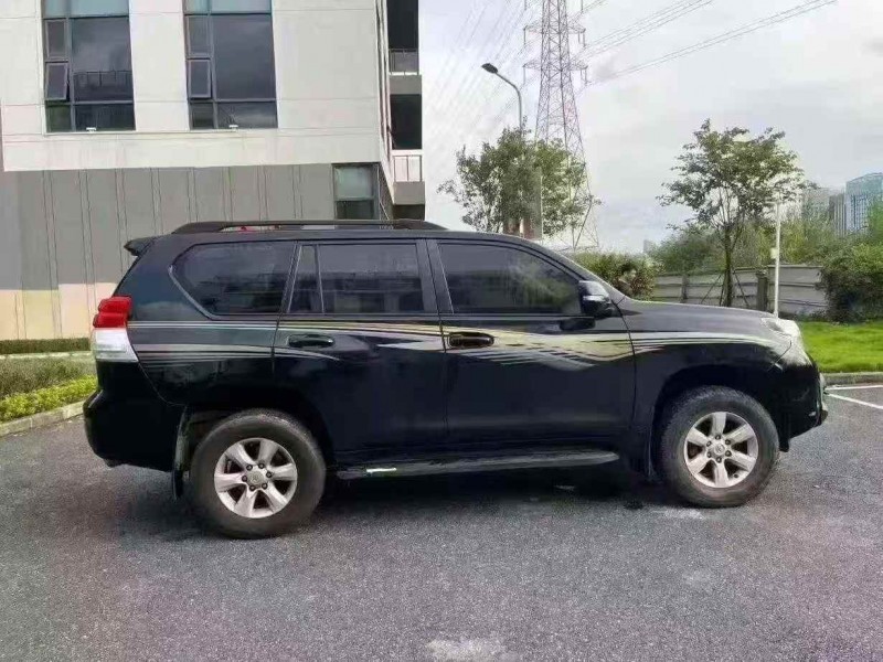 广州12年丰田普拉多5