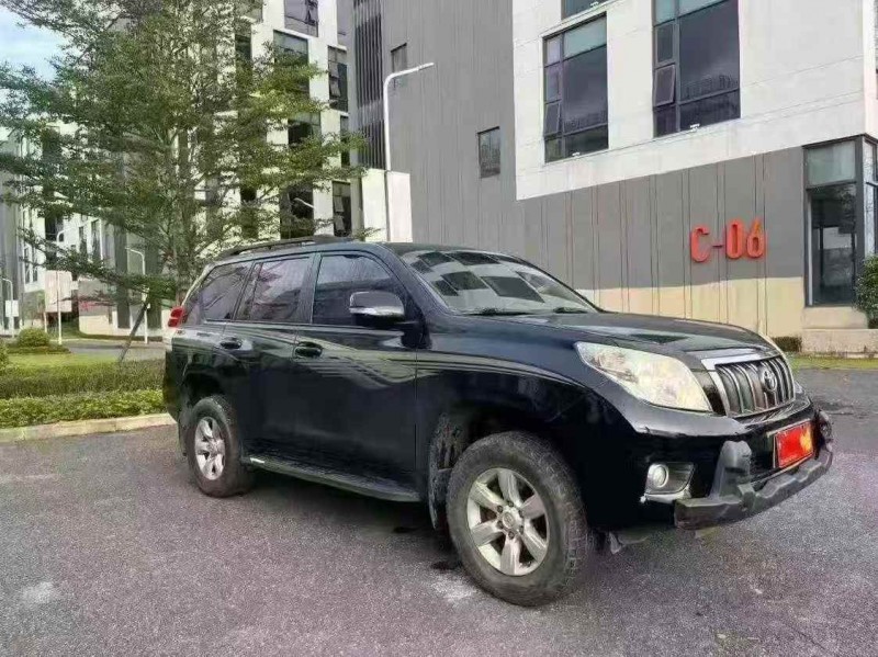 广州12年丰田普拉多6