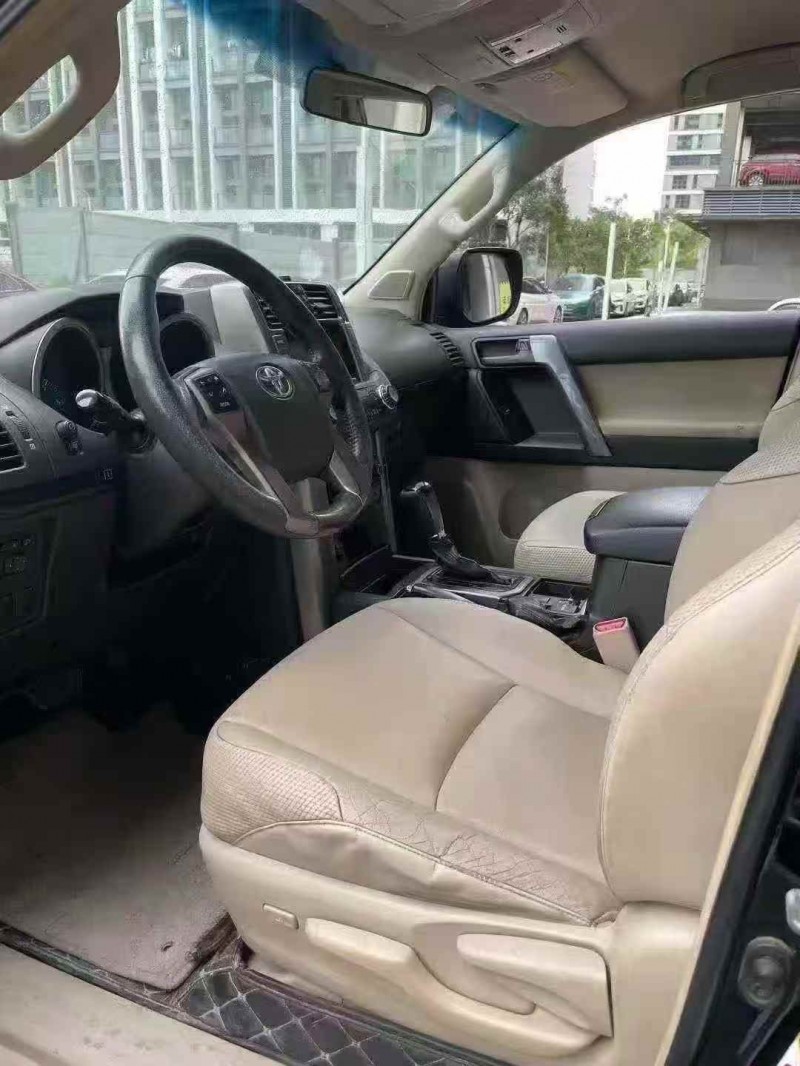 广州12年丰田普拉多7