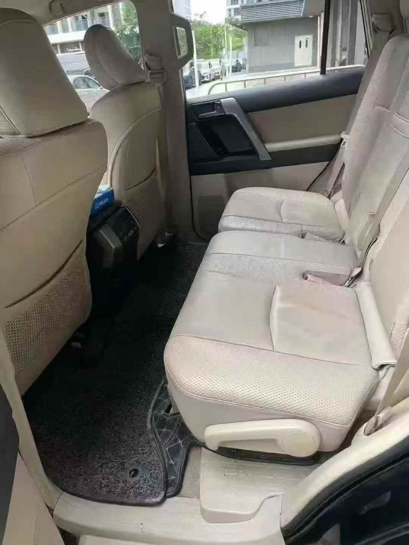 广州12年丰田普拉多8