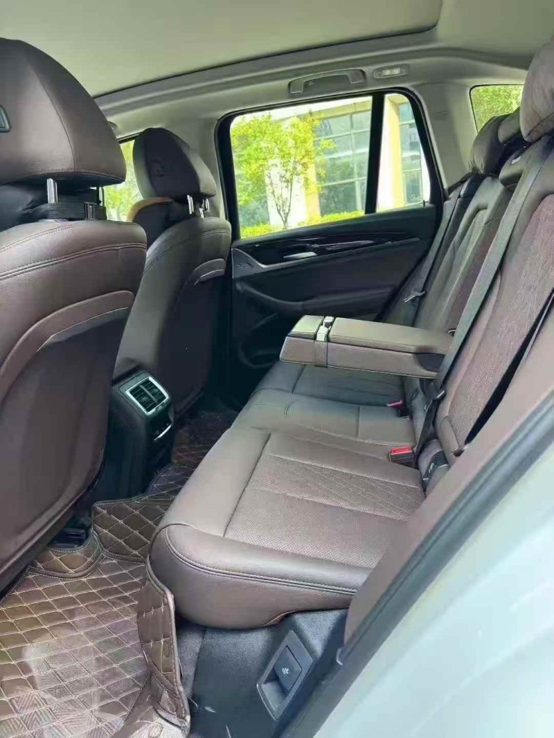 广州24年宝马X36