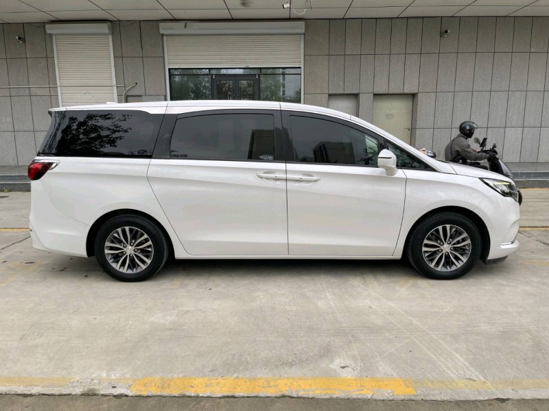 济宁21年别克GL88