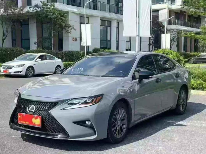 广州18年雷克萨斯ES3