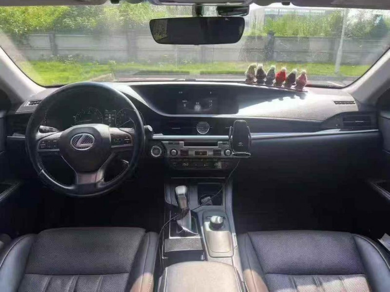 广州18年雷克萨斯ES8