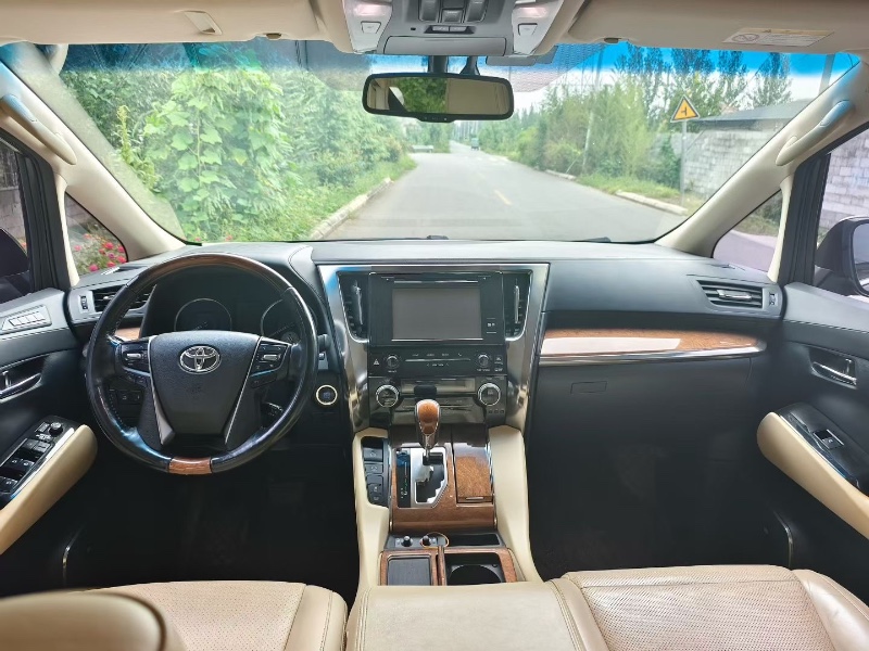 青岛17年丰田埃尔法6