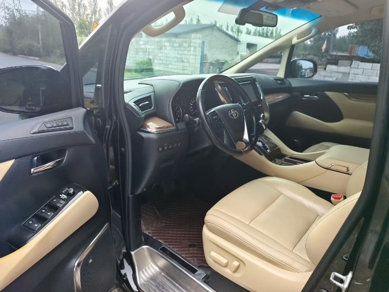 青岛17年丰田埃尔法7