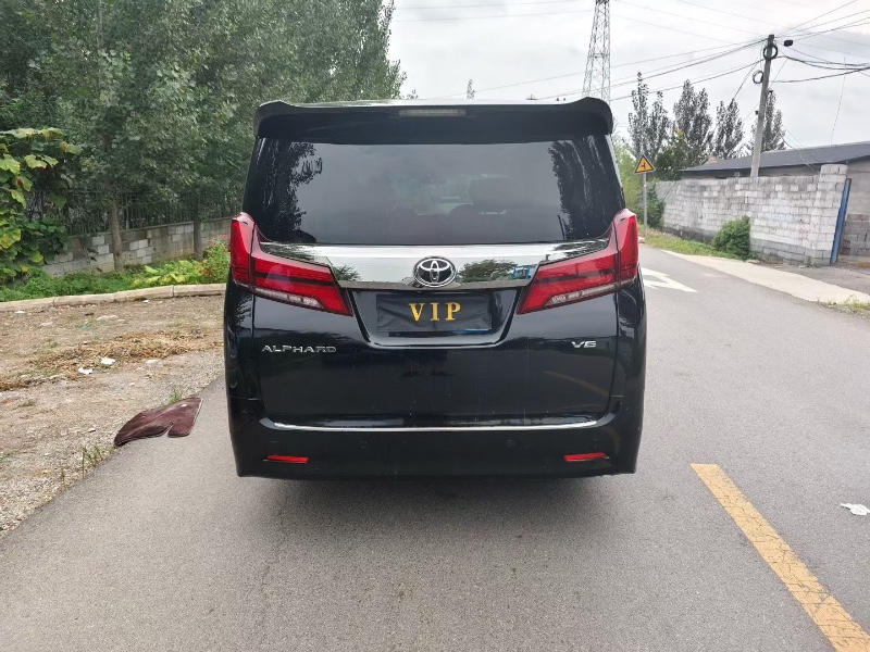 青岛17年丰田埃尔法9