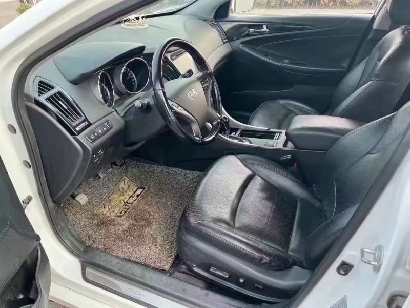 济宁15年现代索纳塔4