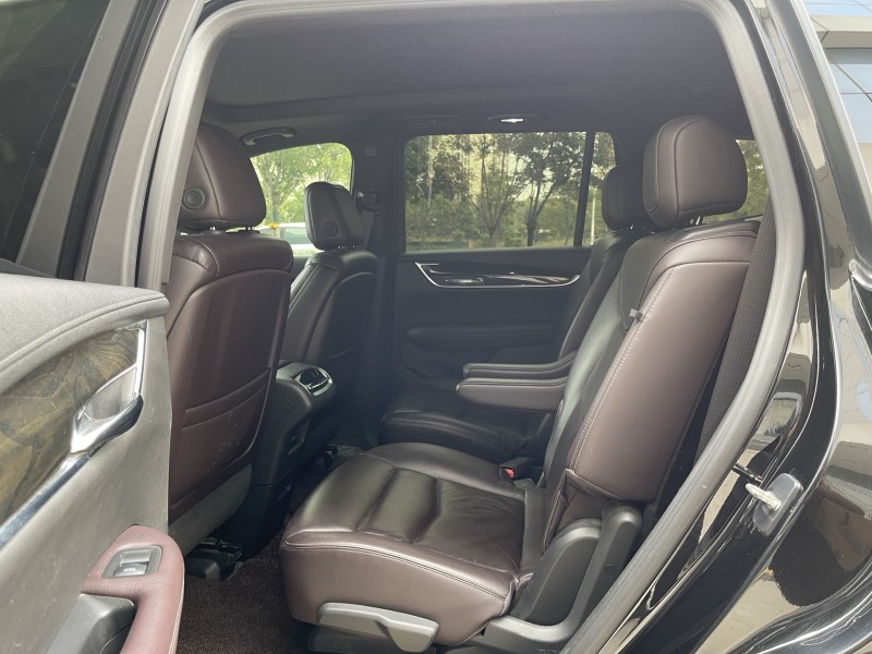 济宁21年凯迪拉克XT67