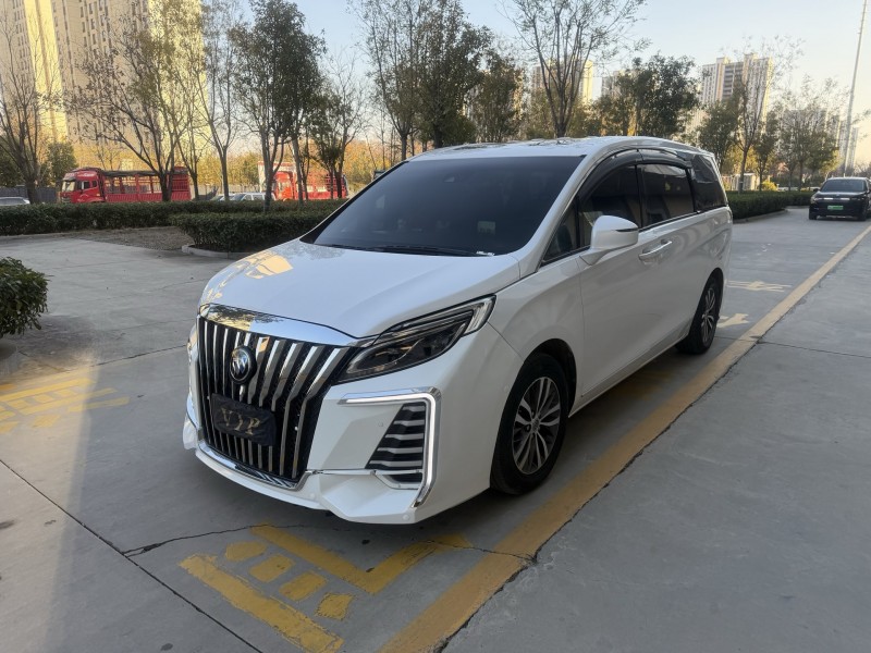 济宁17年别克GL82