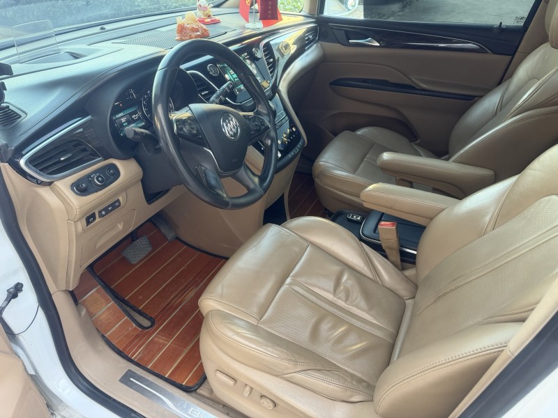 济宁17年别克GL89