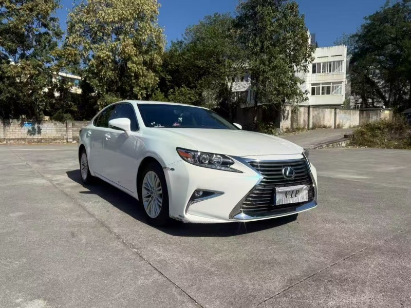 广州17年雷克萨斯ES3