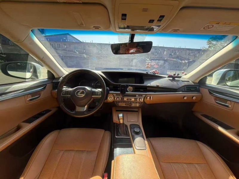 广州17年雷克萨斯ES6