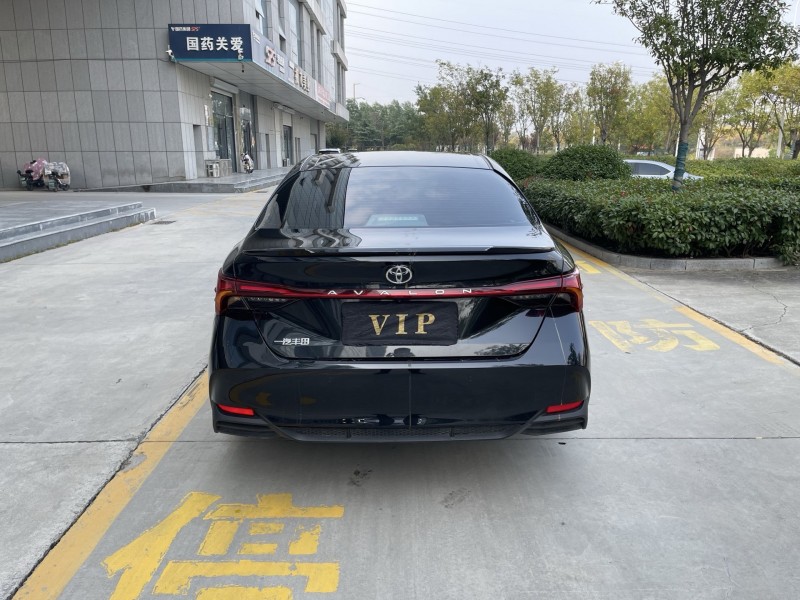 济宁24年丰田亚洲龙7