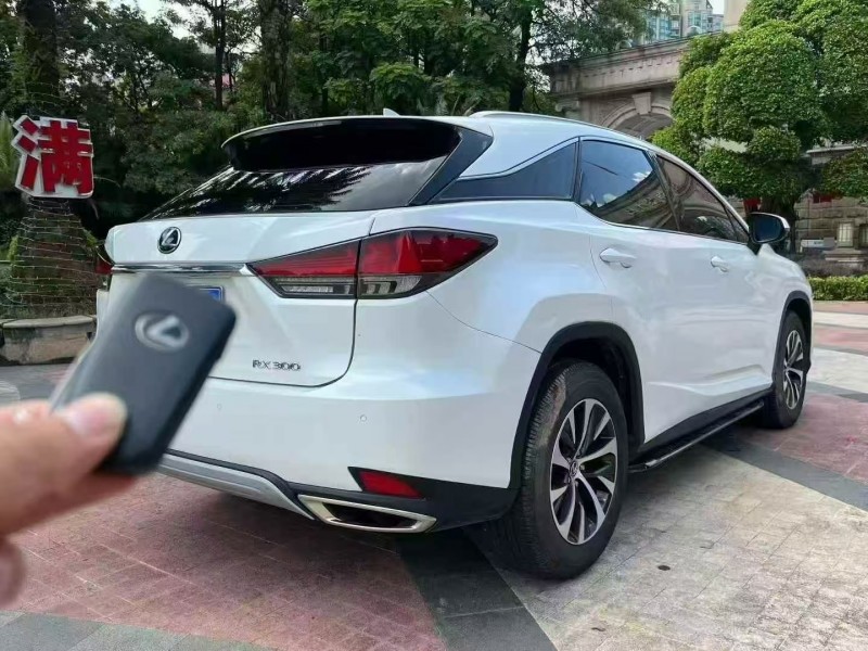 深圳21年雷克萨斯NX3