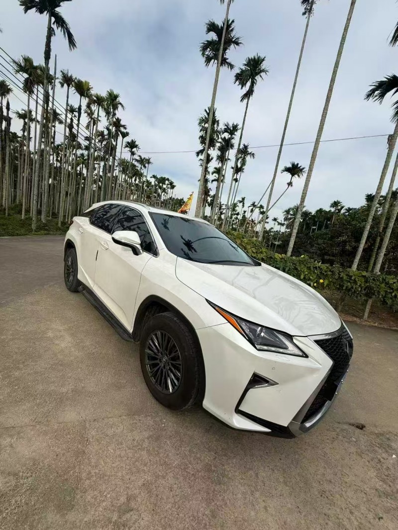 广州17年雷克萨斯RX3