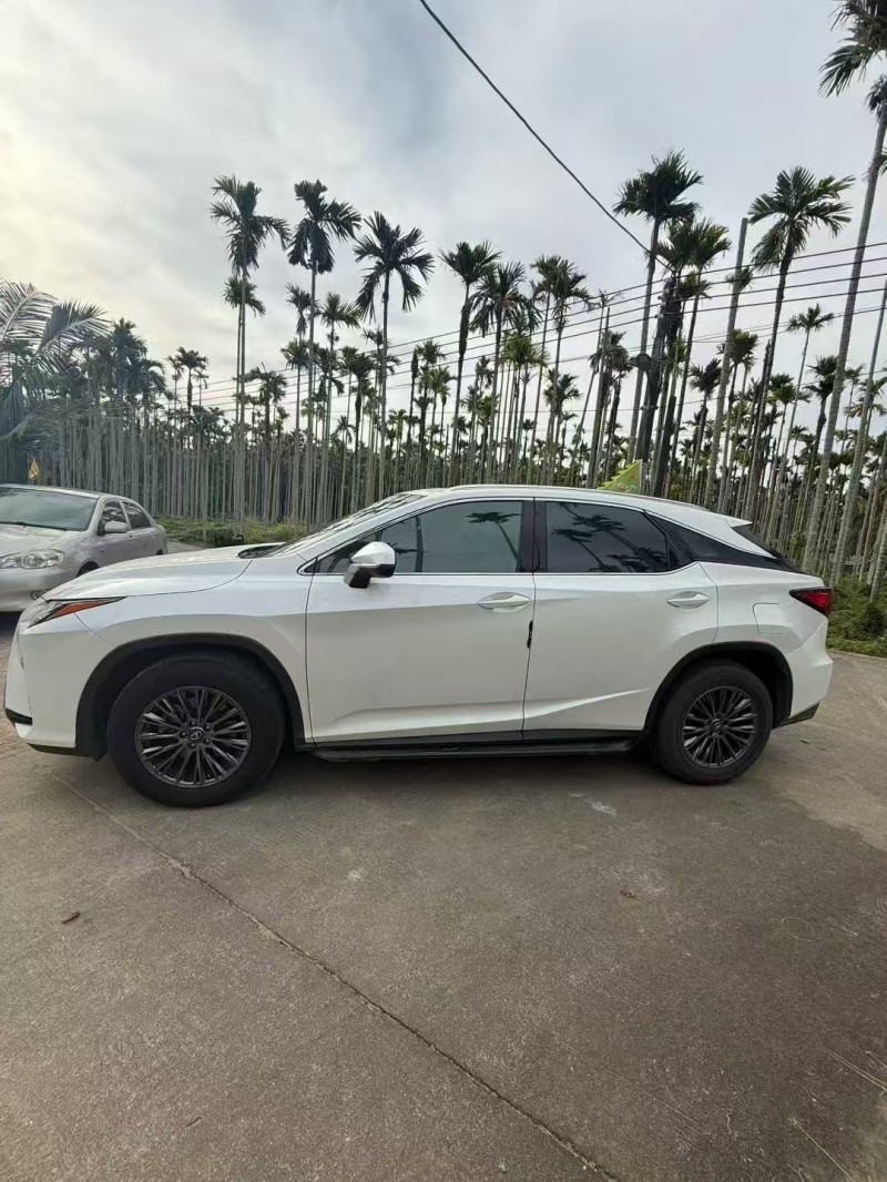 广州17年雷克萨斯RX6