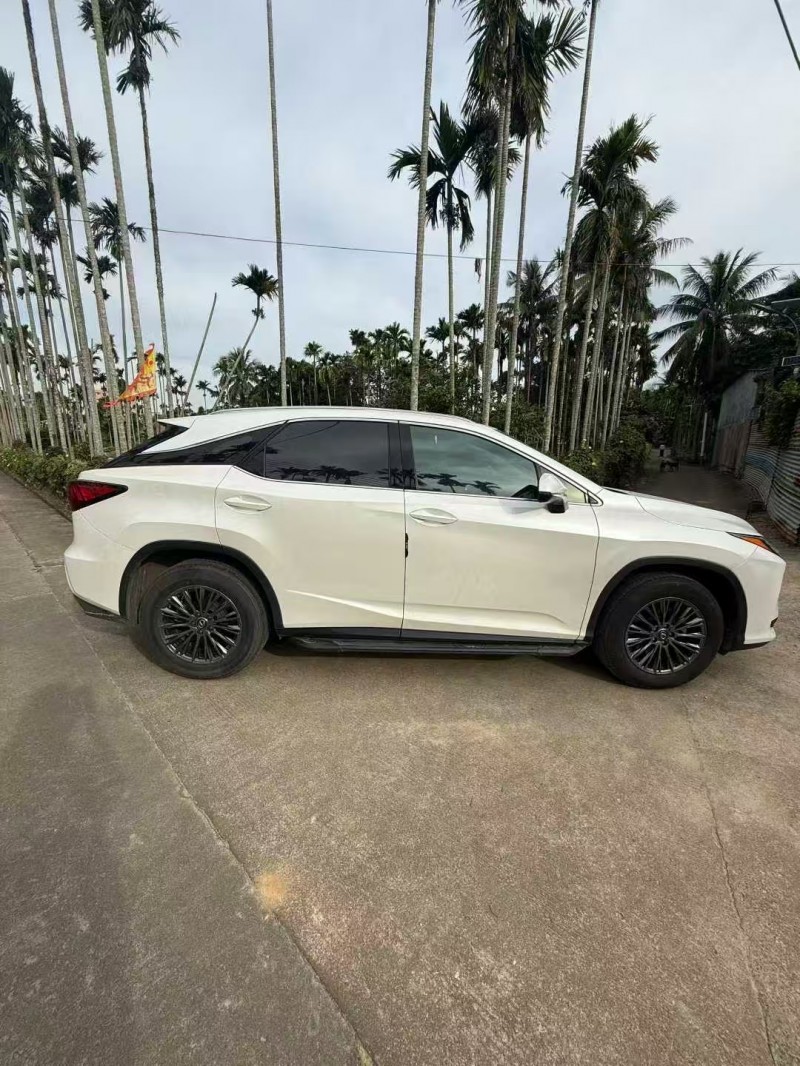 广州17年雷克萨斯RX7