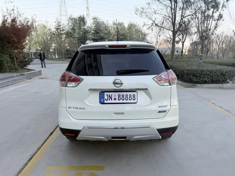 济宁15年日产奇骏6