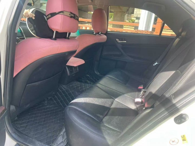 东莞14年丰田锐志4