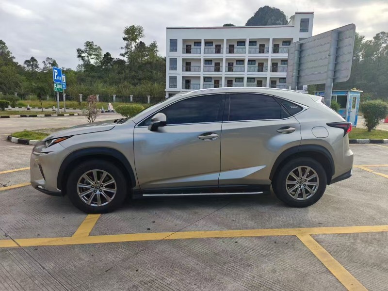 珠海19年雷克萨斯NX2