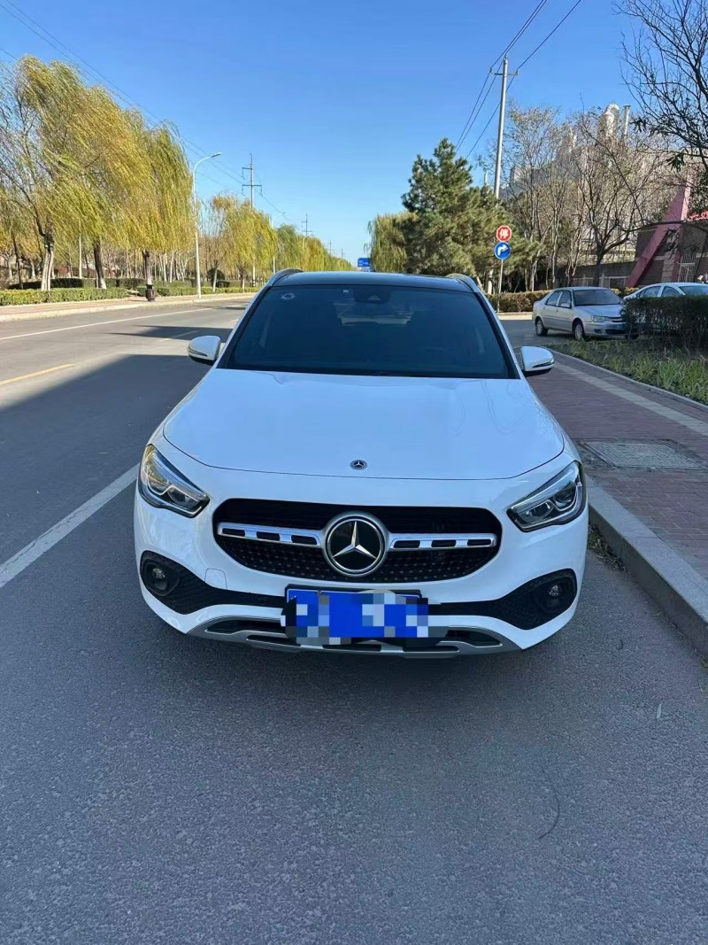 青岛22年奔驰GLA1