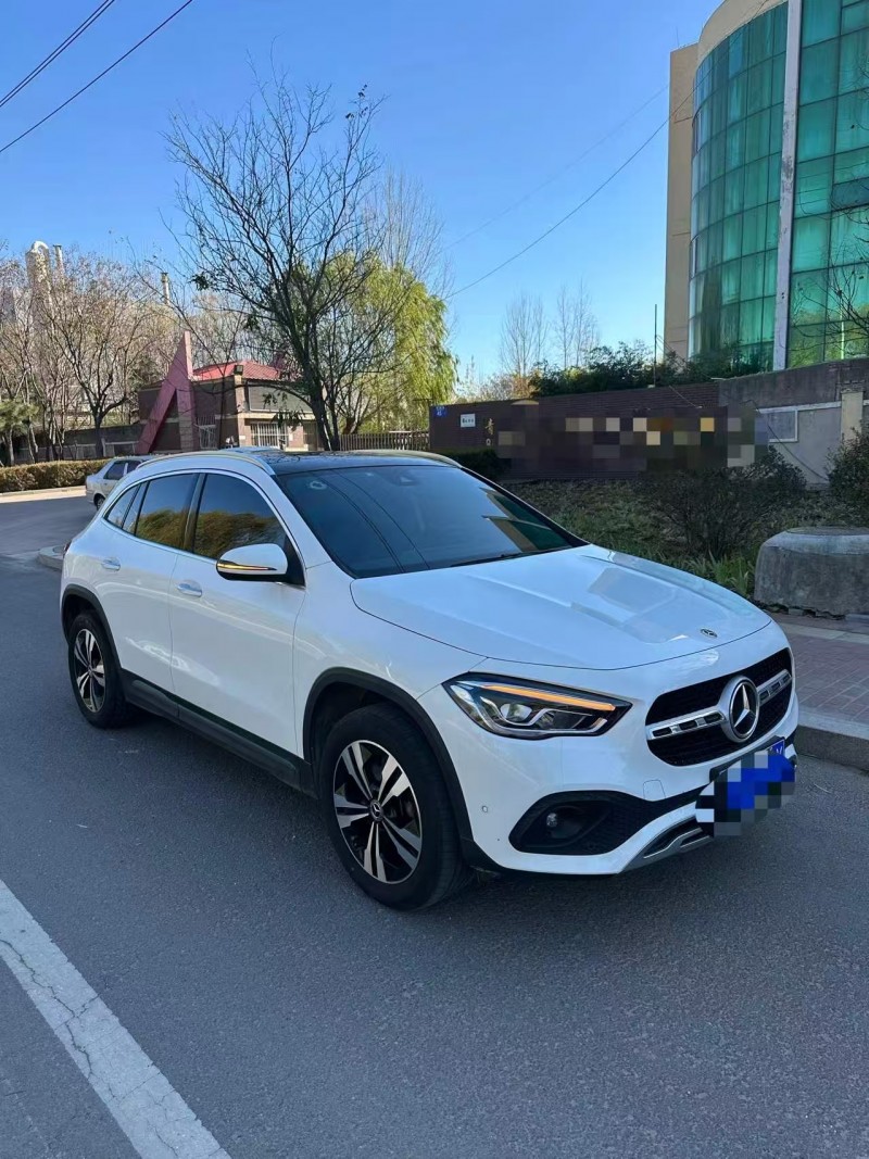 青岛22年奔驰GLA3