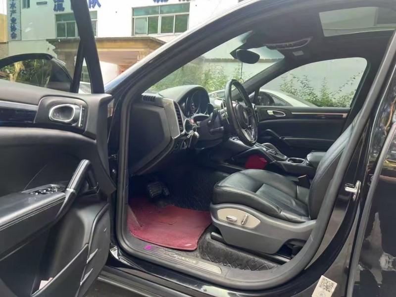 东莞18年保时捷卡宴6