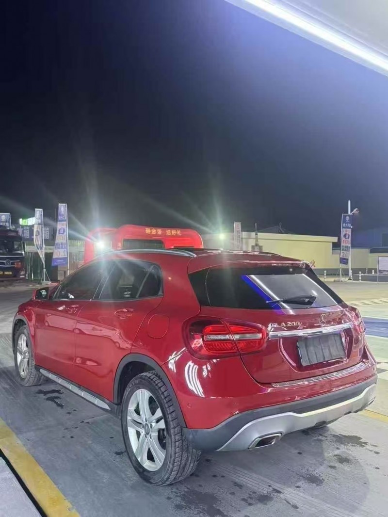 潍坊16年奔驰GLA8