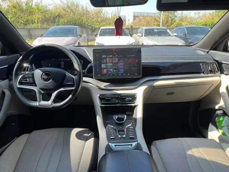 广州21年比亚迪宋6