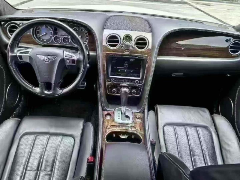 咸阳14年宾利欧陆5