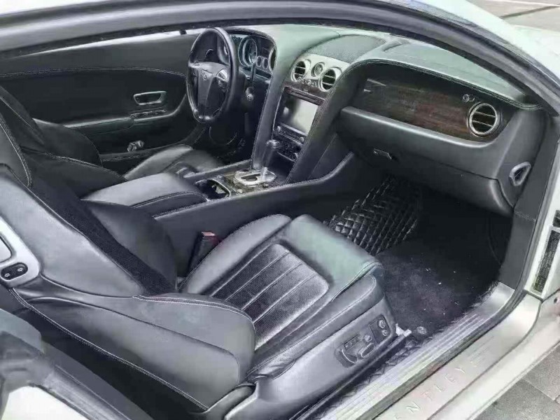 咸阳14年宾利欧陆7