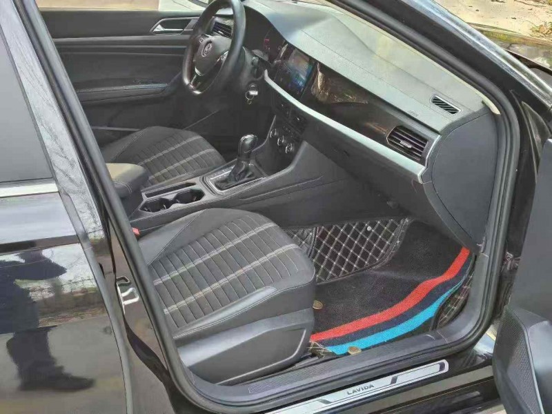 枣庄19年大众朗逸6