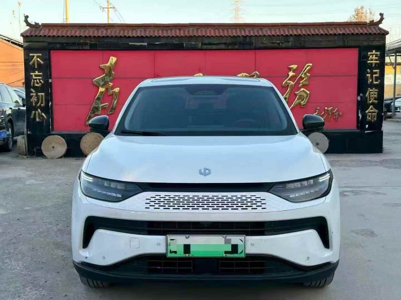 淄博24年零跑汽车C111