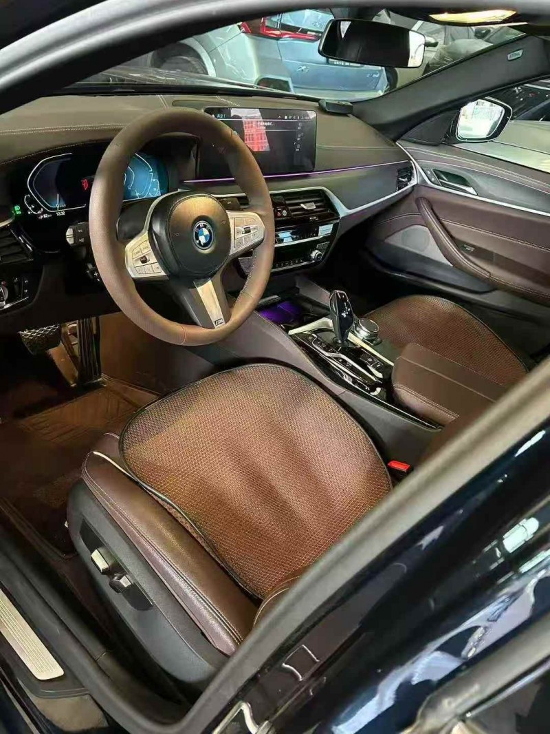 济宁23年宝马5系6